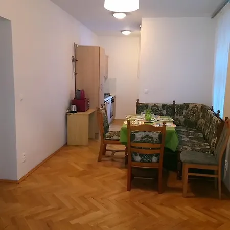 Budget Pricna Apartments *