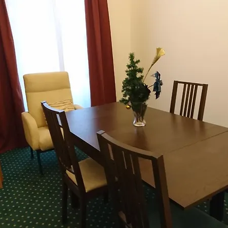 Apartment Budget Pricna Apartments *